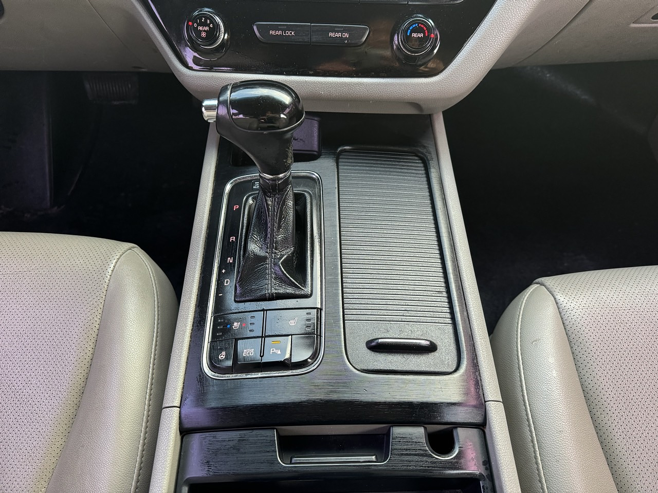 KIA ALL NEW CARNIVAL 2016 / 9PASAJEROS / DIESEL / SMART KEY 15