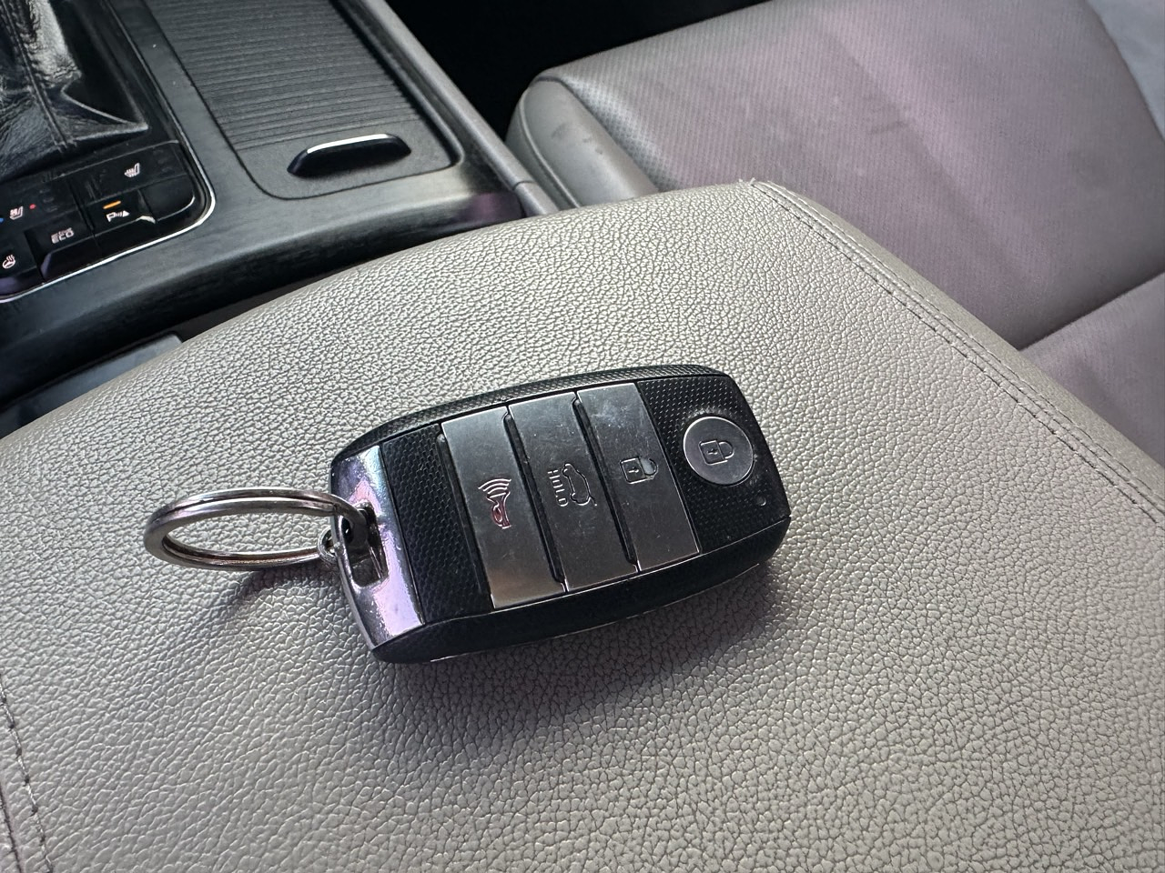 KIA ALL NEW CARNIVAL 2016 / 9PASAJEROS / DIESEL / SMART KEY 18