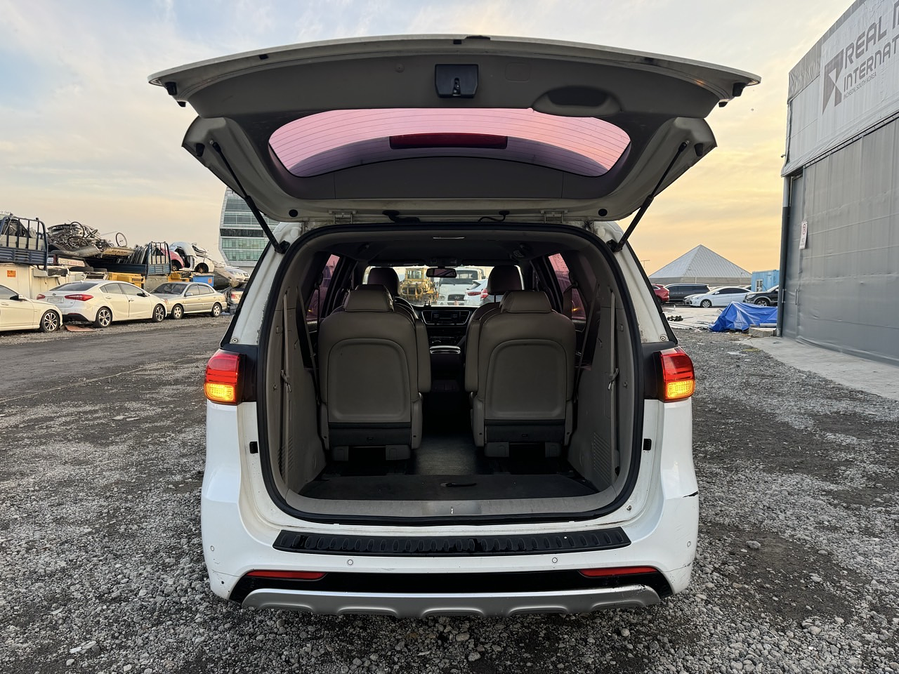 KIA ALL NEW CARNIVAL 2016 / 9PASAJEROS / DIESEL / SMART KEY 21