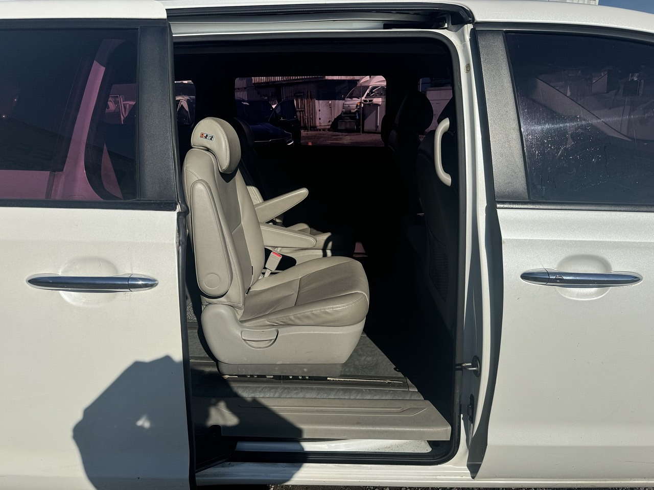 KIA ALL NEW CARNIVAL 2016 / 9PASAJEROS / PANTALLA / DIESEL 12