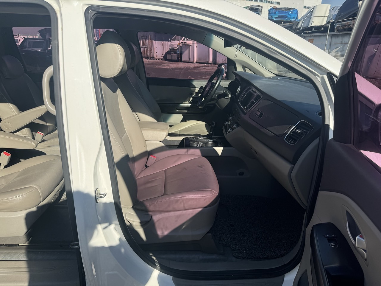 KIA ALL NEW CARNIVAL 2016 / 9PASAJEROS / PANTALLA / DIESEL 13