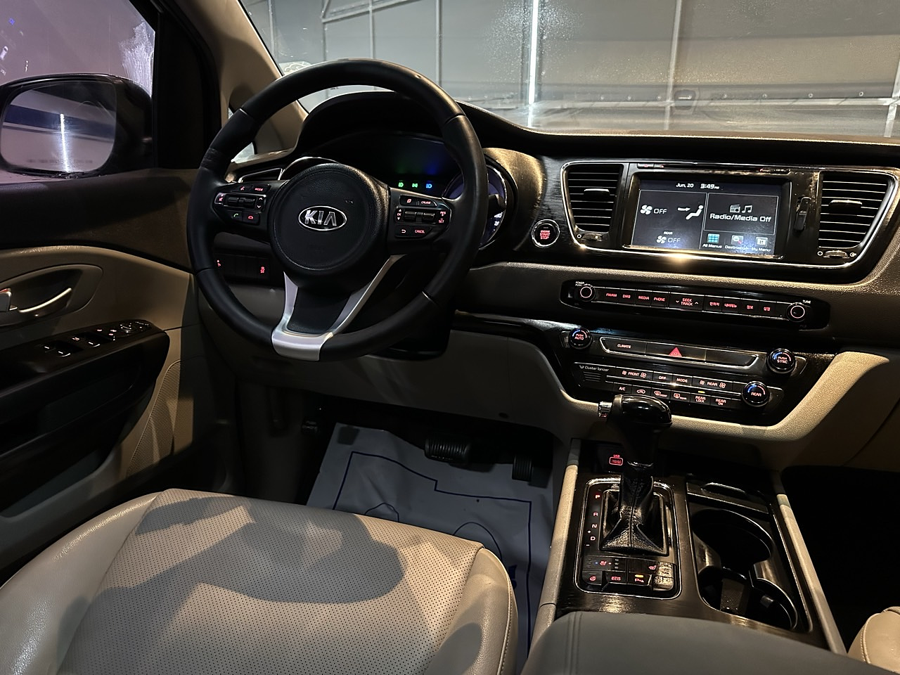 KIA ALL NEW CARNIVAL 2016 / 9PASAJEROS / DIESEL / PUERTA ELECTRICA  17