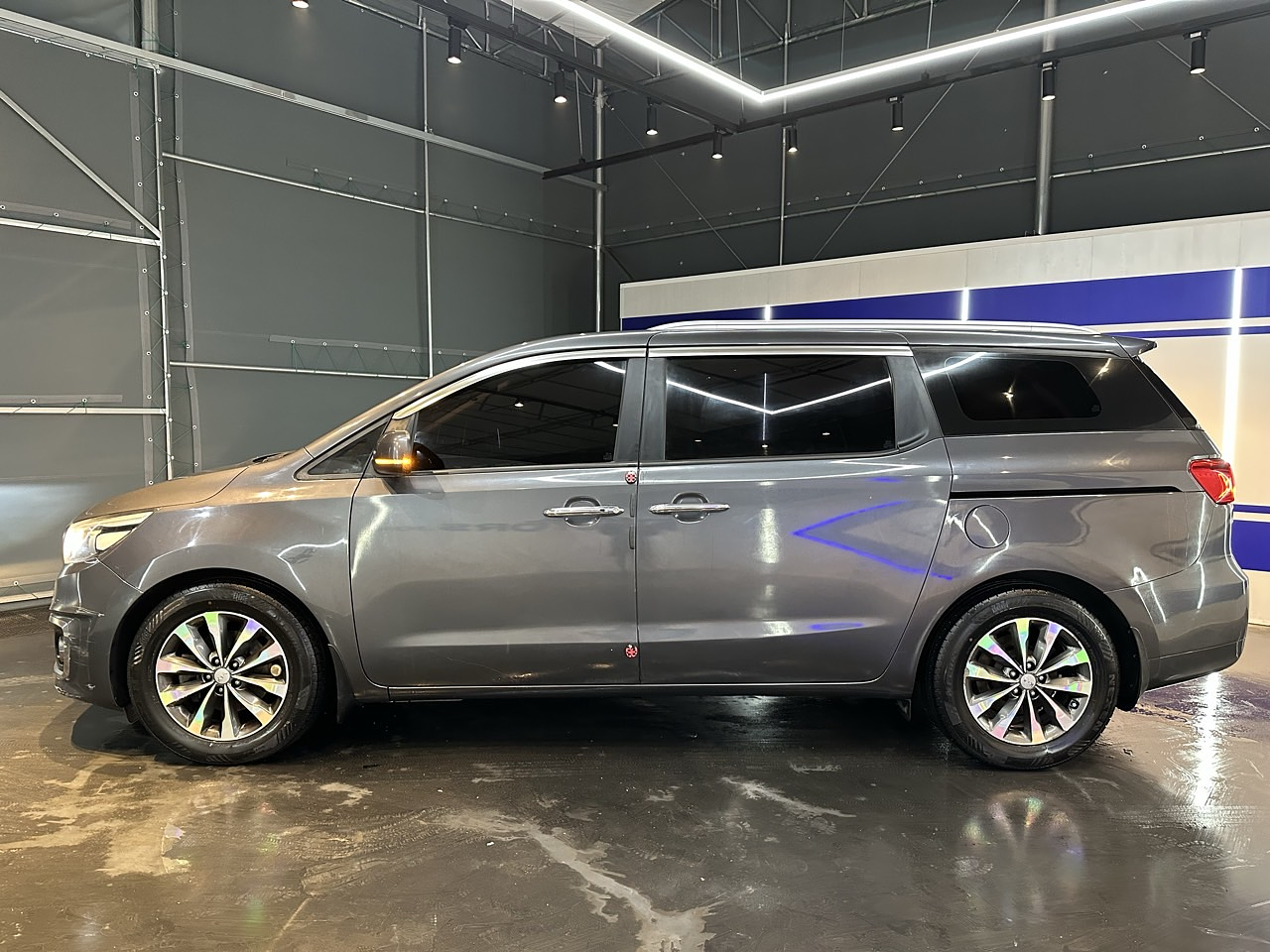 KIA ALL NEW CARNIVAL 2016 / 9PASAJEROS / DIESEL / PUERTA ELECTRICA  3