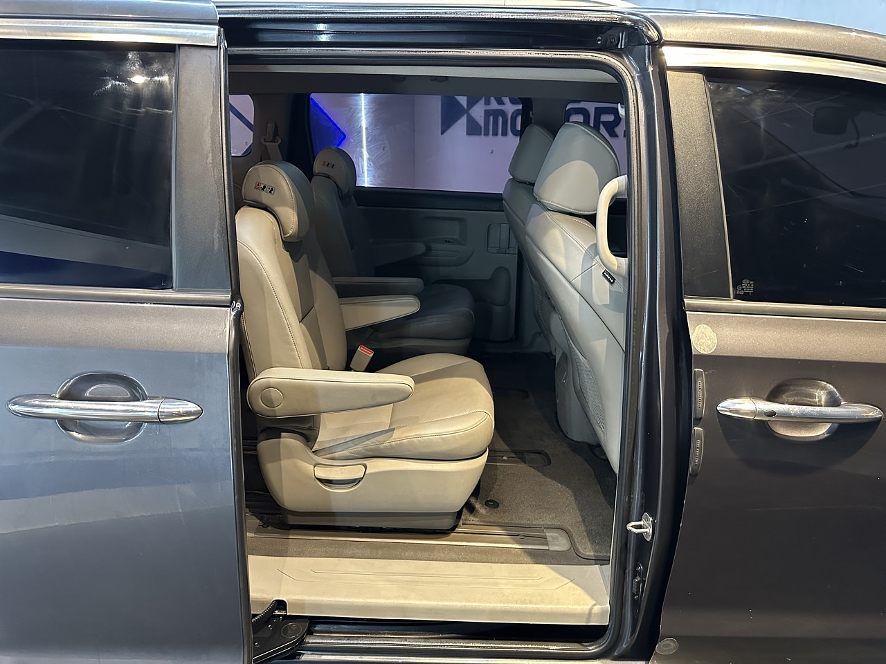 KIA ALL NEW CARNIVAL 2016 / 9PASAJEROS / DIESEL / PUERTA ELECTRICA  13