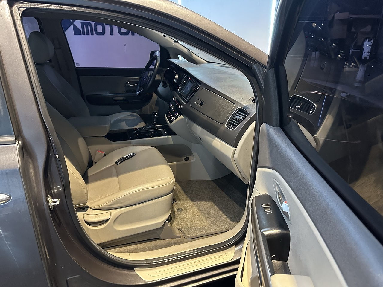 KIA ALL NEW CARNIVAL 2016 / 9PASAJEROS / DIESEL / PUERTA ELECTRICA  11