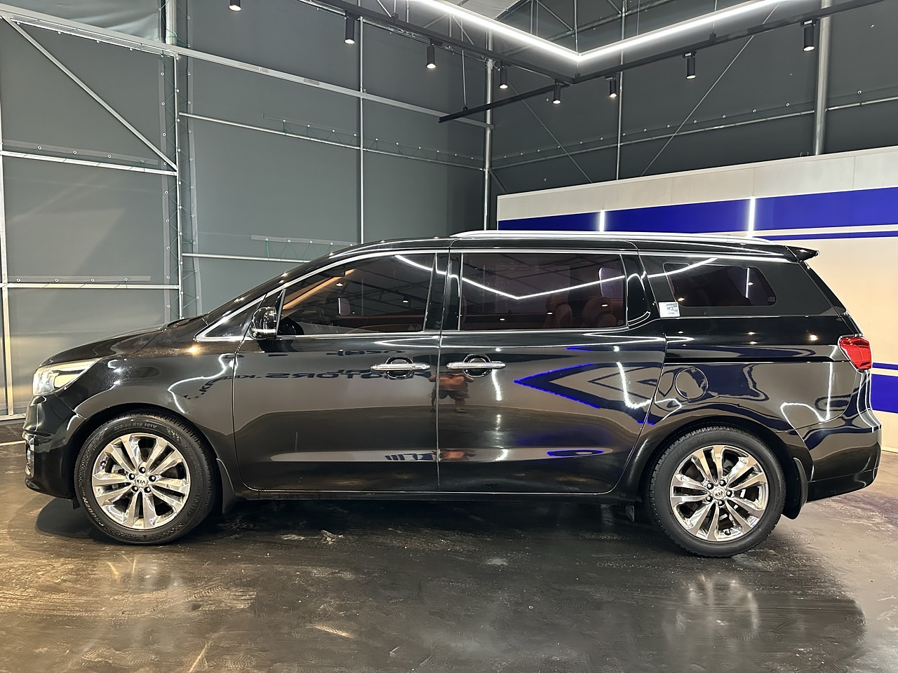 KIA ALL NEW CARNIVAL 2017 / SMART KEY / R CAMARA / SUNROOF 4