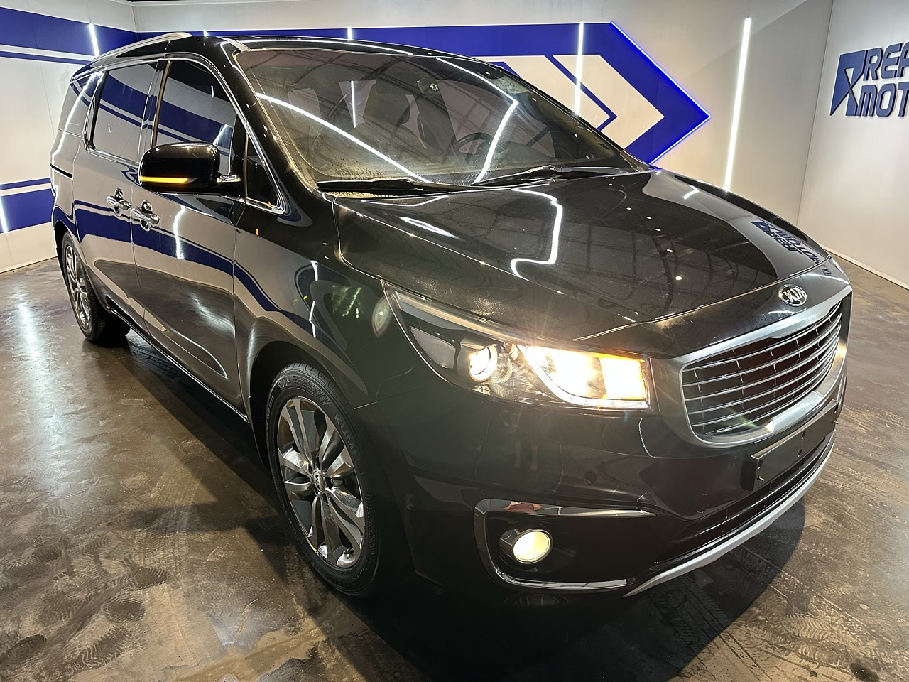 KIA ALL NEW CARNIVAL 2017 / SMART KEY / R CAMARA / SUNROOF 1