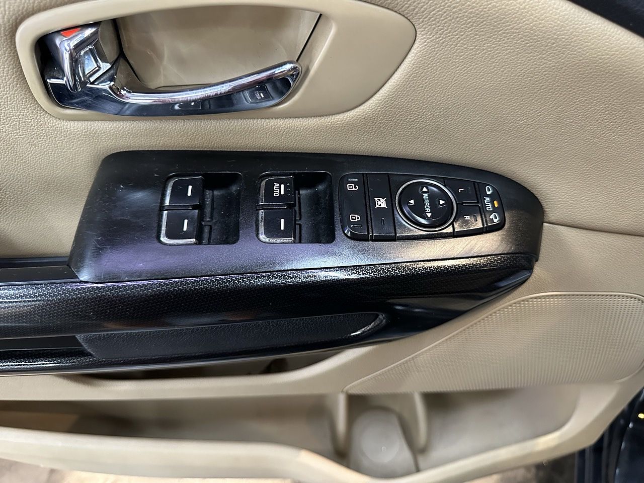 KIA ALL NEW CARNIVAL 2017 / SMART KEY / R CAMARA / SUNROOF 25