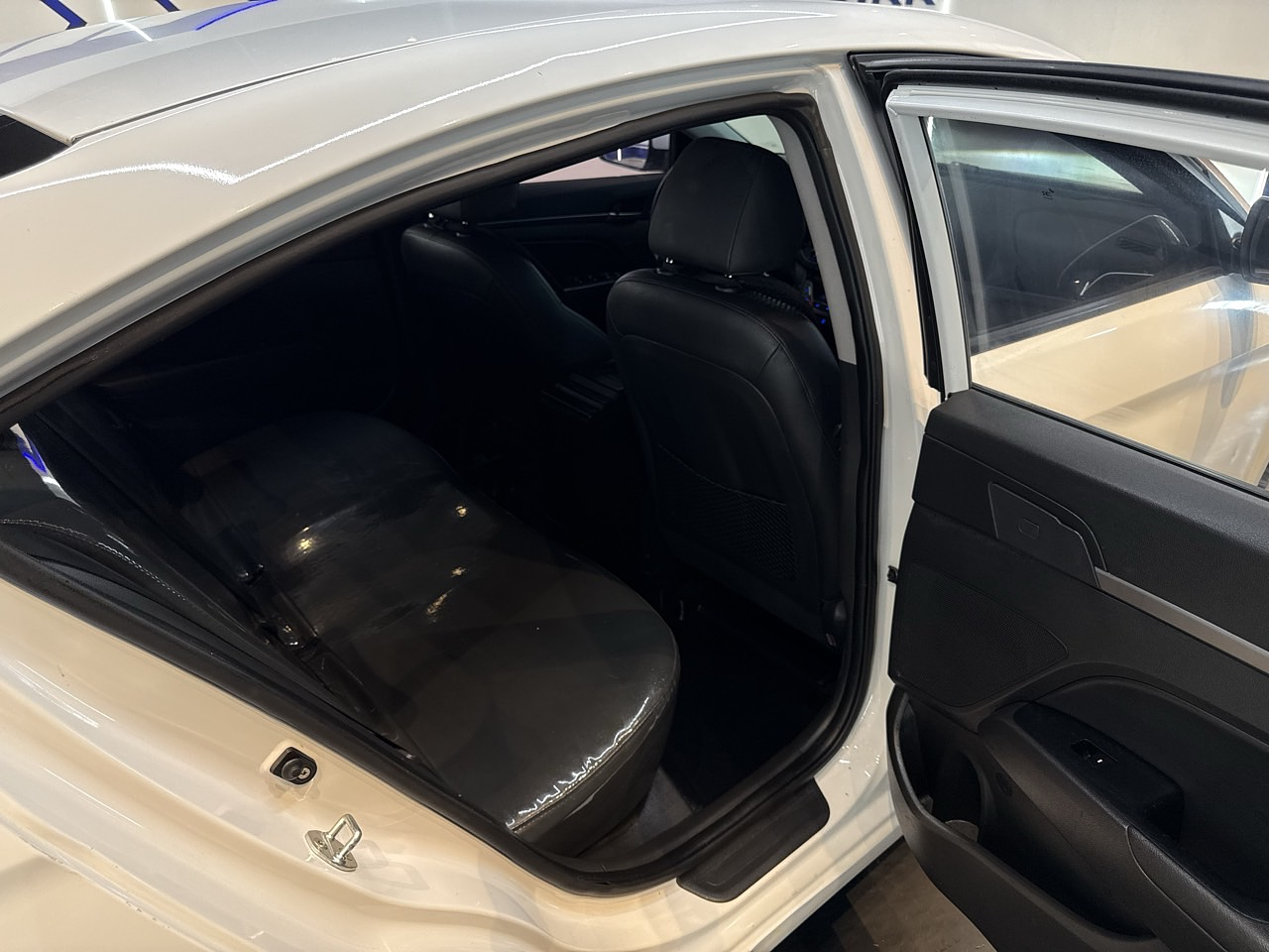 HYUNDAI AVANTE AD 2018 / GASOLINA 1.6 13