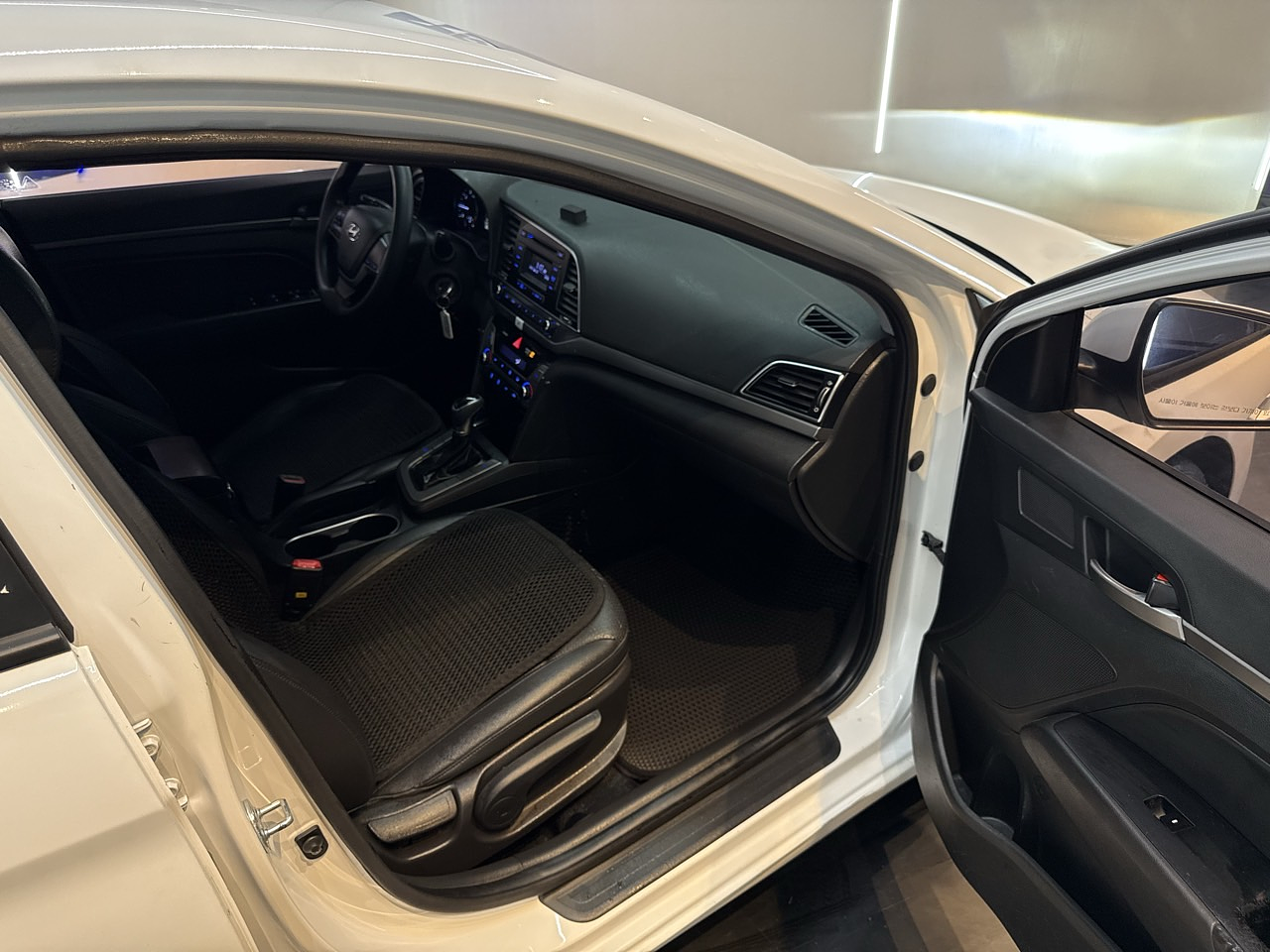 HYUNDAI AVANTE AD 2018 / GASOLINA 1.6 11