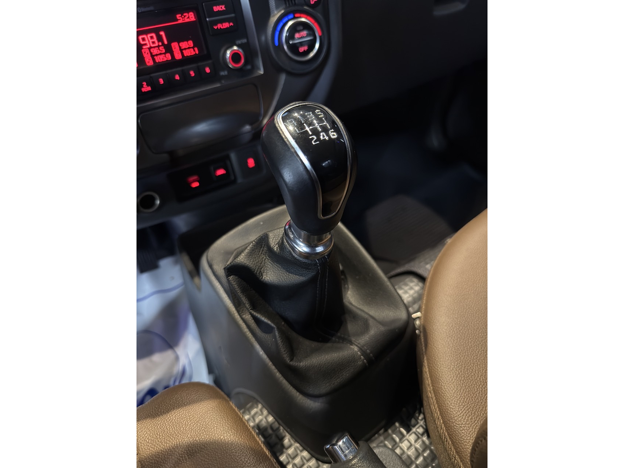 KIA BONGO 2022 / 1.2TON / MECANICA CAJA 6TA /CABINA SIMPLE/  DIESEL 13