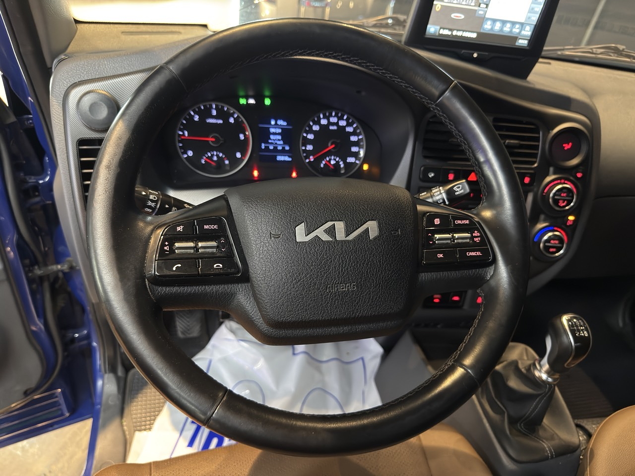 KIA BONGO 2022 / 1.2TON / MECANICA CAJA 6TA /CABINA SIMPLE/  DIESEL 11