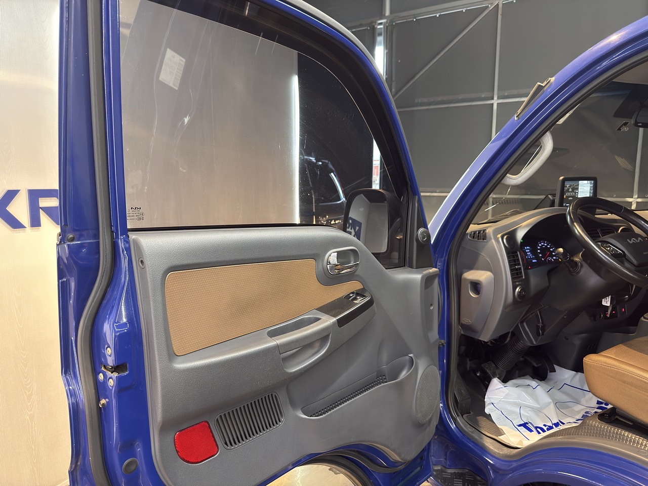 KIA BONGO 2022 / 1.2TON / MECANICA CAJA 6TA /CABINA SIMPLE/  DIESEL 9