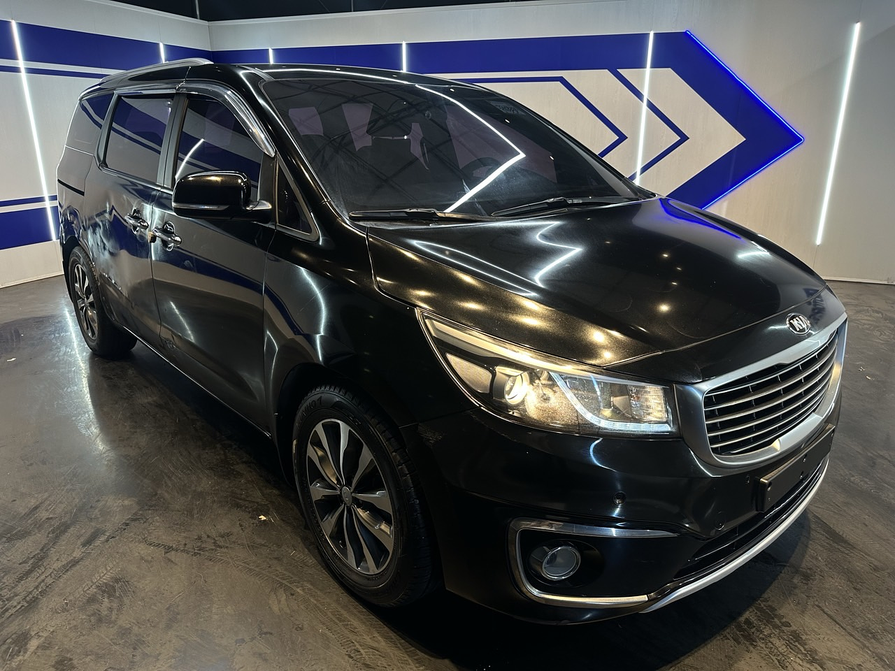 KIA ALL NEW CARNIVAL 2018 / 9PASAJEROS / DIESEL / R CAMARA / SMART KEY 1