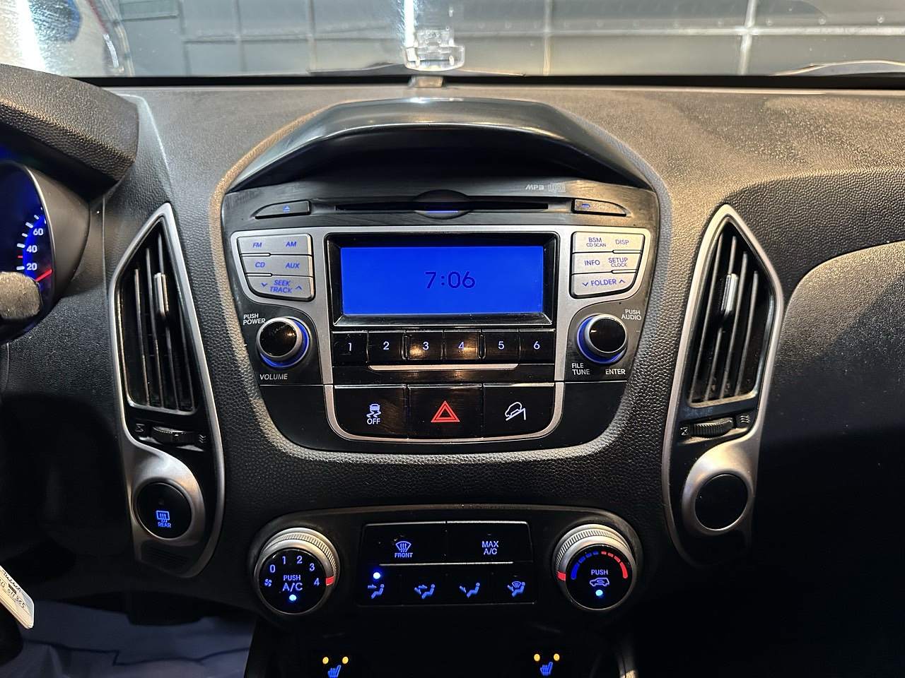 HYUNDAI TUCSON IX 2010 / DIESEL 2.0 / 2WD 16