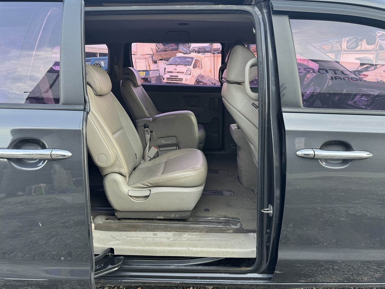 KIA ALL NEW CARNIVAL 2016 / 11PASAJEROS / DIESEL  11