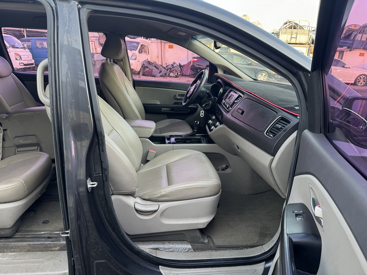 KIA ALL NEW CARNIVAL 2016 / 11PASAJEROS / DIESEL  12