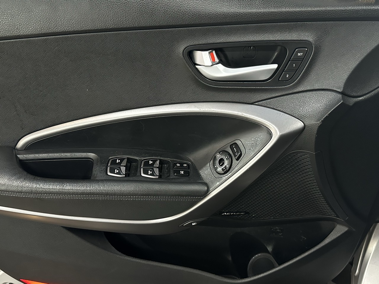 SANTAFE DM 2013 / 7PASAJEROS / 2WD / PANTALLA / DIESEL / DIESEL 15