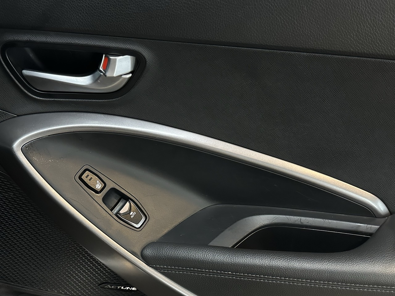 SANTAFE DM 2013 / 7PASAJEROS / 2WD / PANTALLA / DIESEL / DIESEL 16