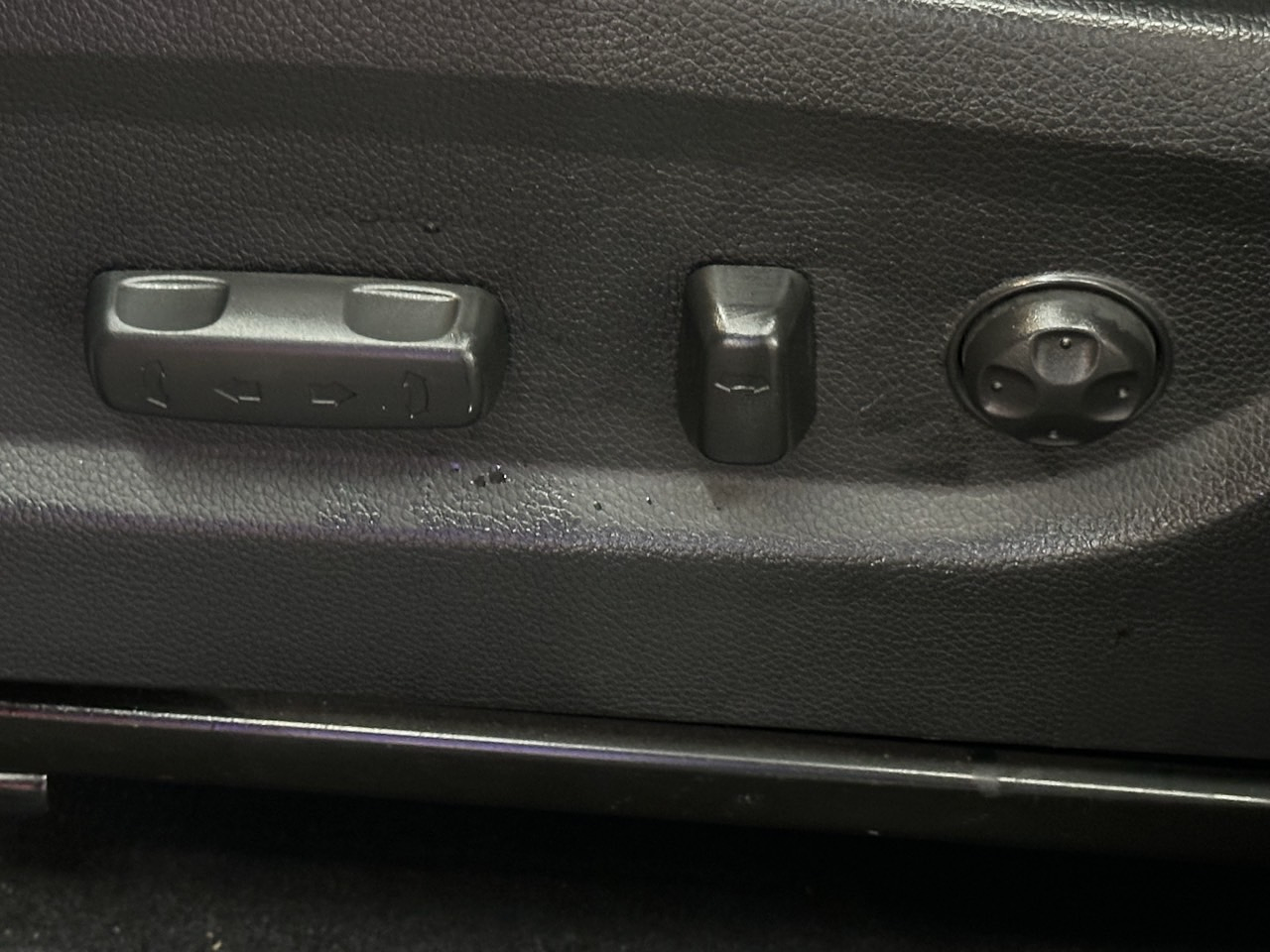 SANTAFE DM 2013 / 7PASAJEROS / 2WD / PANTALLA / DIESEL / DIESEL 18