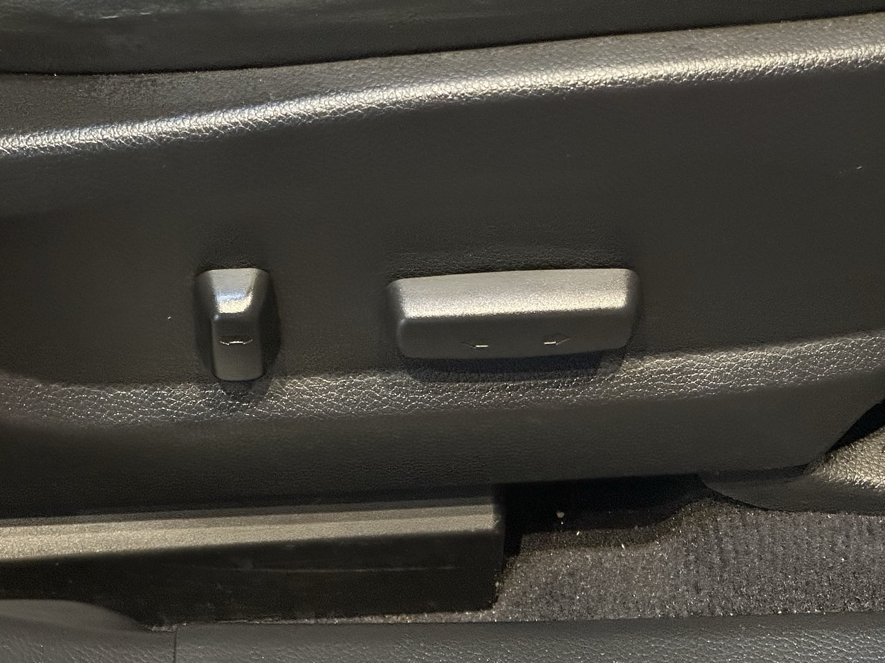 SANTAFE DM 2013 / 7PASAJEROS / 2WD / PANTALLA / DIESEL / DIESEL 20