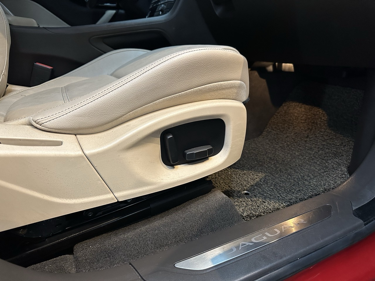 JAGUAR F-PACE 2018 / SUNROOF / 4WD / SMART KEY / FULL EQUIPO / DIESEL 21