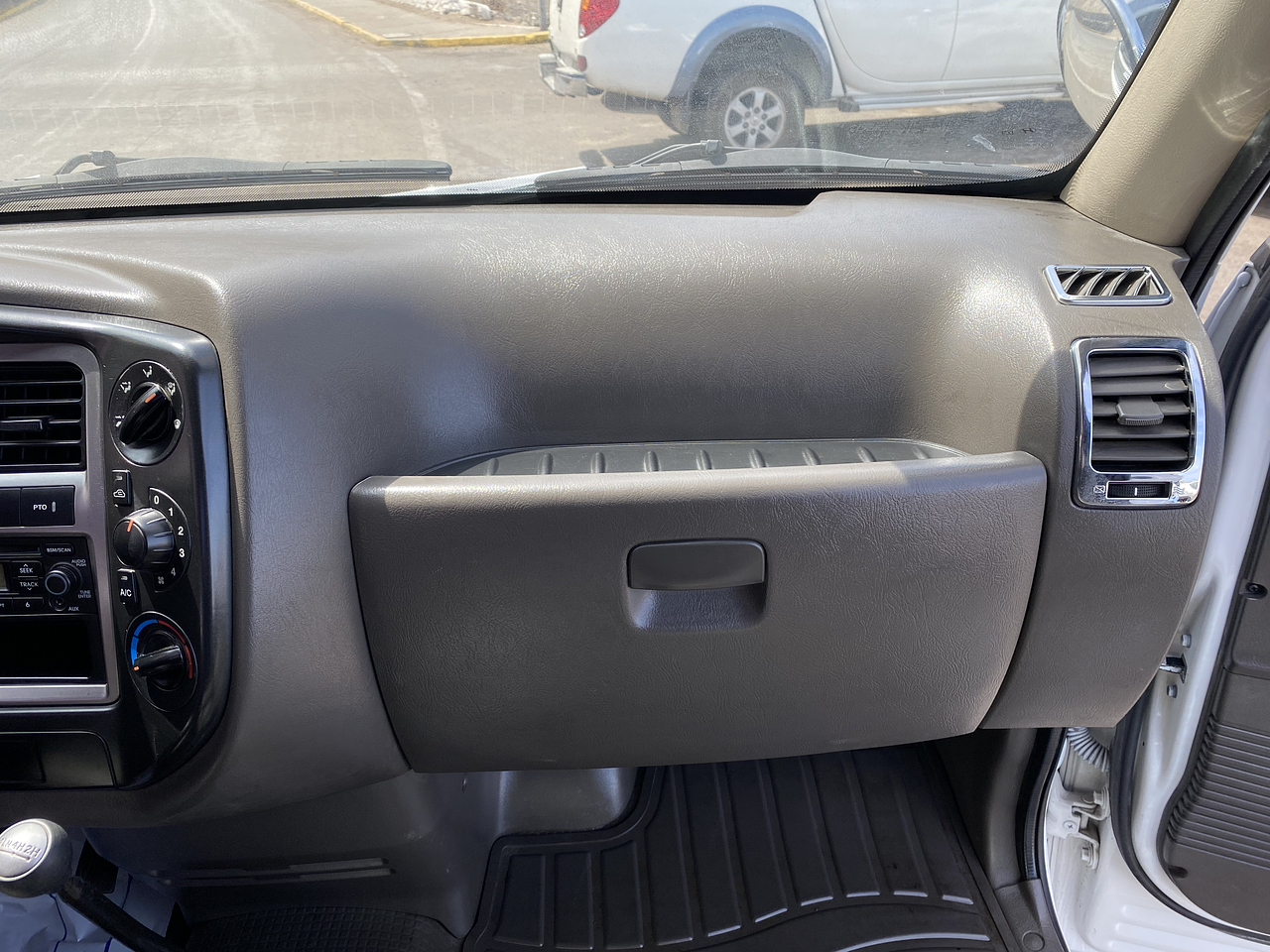 PORTER 2014 CAB Y MEDIA / MECANICA 4WD  / DIESEL 20