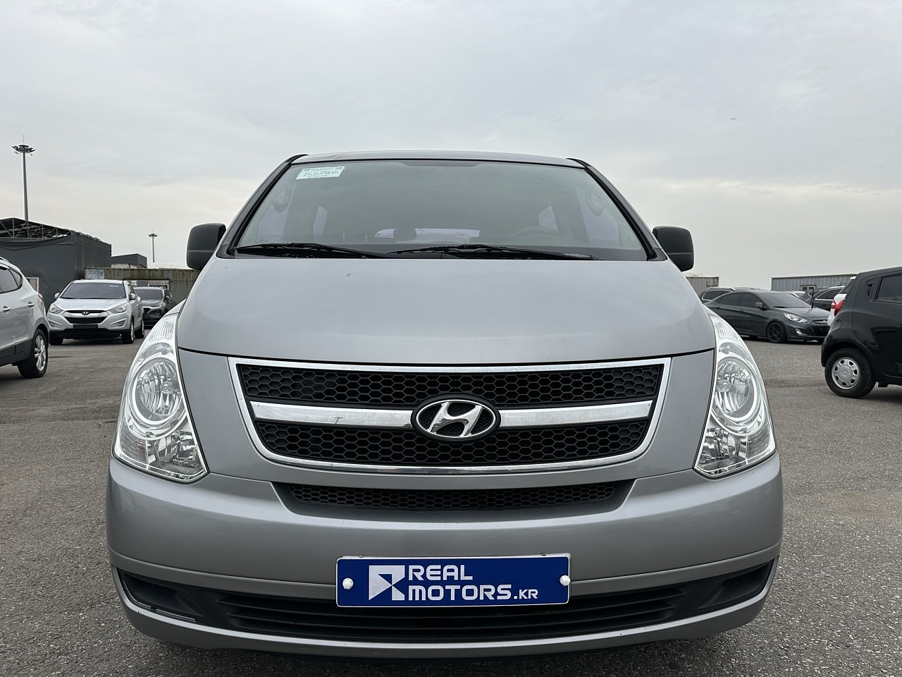 HYUNDAI STAREX 2013 / DIESEL 2.5 / 2WD / 12PASAJEROS 3