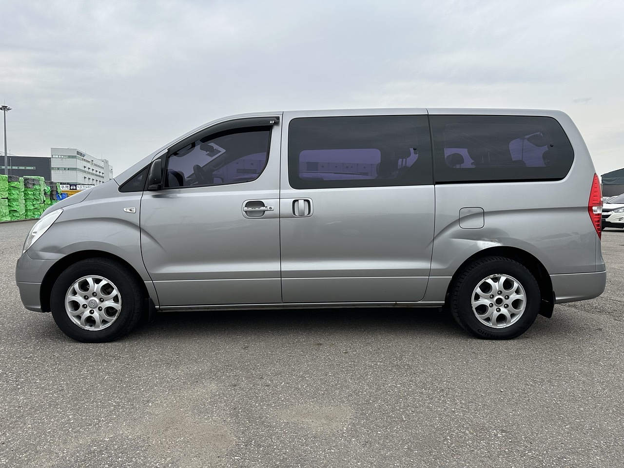 HYUNDAI STAREX 2013 / DIESEL 2.5 / 2WD / 12PASAJEROS 9