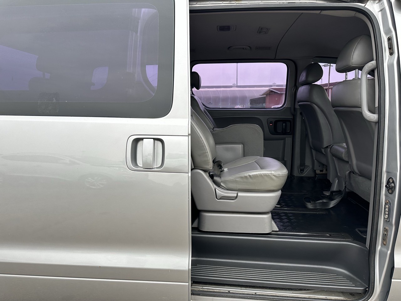 HYUNDAI STAREX 2013 / DIESEL 2.5 / 2WD / 12PASAJEROS 22