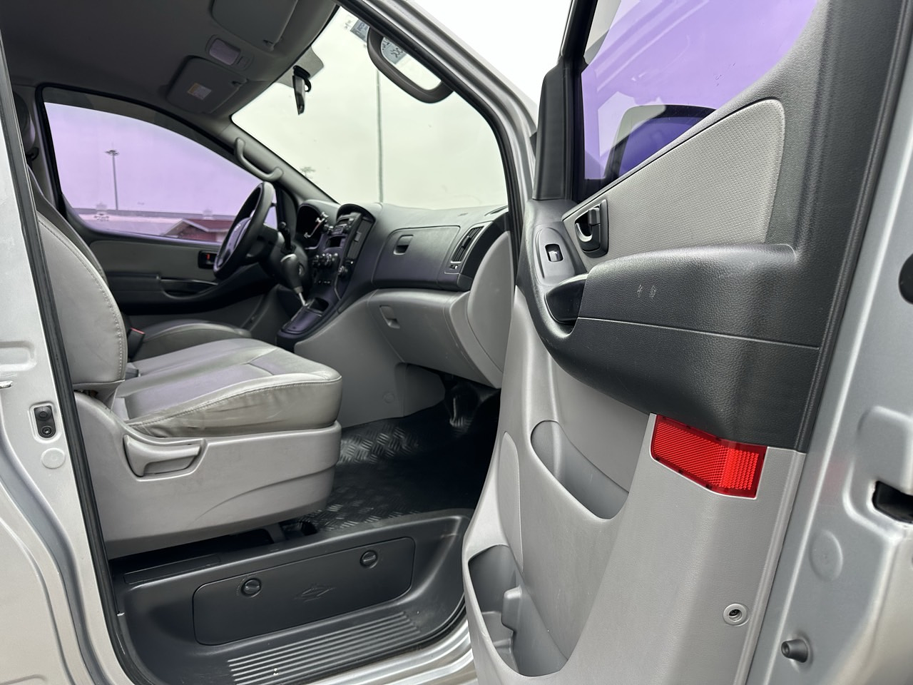 HYUNDAI STAREX 2013 / DIESEL 2.5 / 2WD / 12PASAJEROS 13