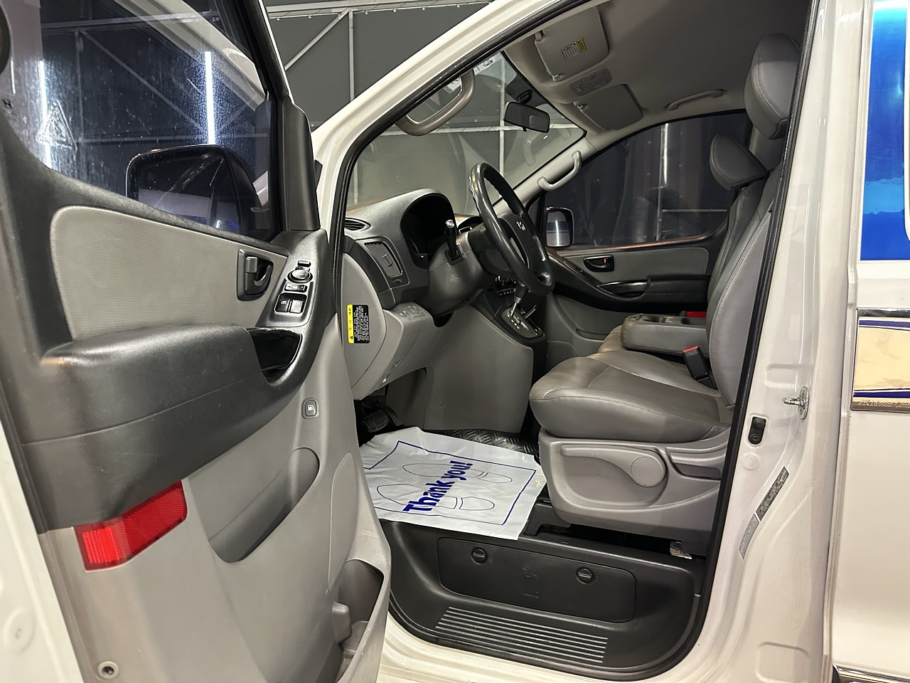 HYUNDAI STAREX 2017 / DIESEL / 2.5 CC / 12PASAJEROS 22