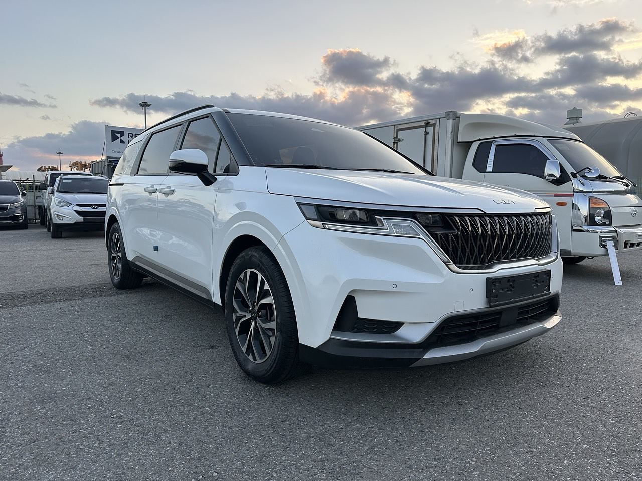 KIA CARNIVAL 2023 / 9PASAJEROS / CÁMARA R / DIESEL 2.2 / 2WD 1