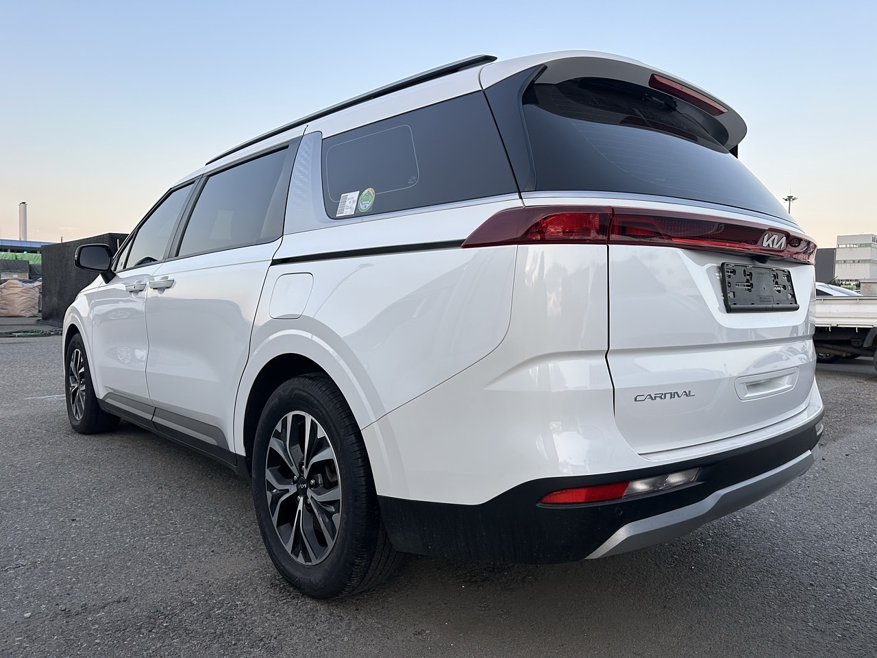 KIA CARNIVAL 2023 / 9PASAJEROS / CÁMARA R / DIESEL 2.2 / 2WD 4