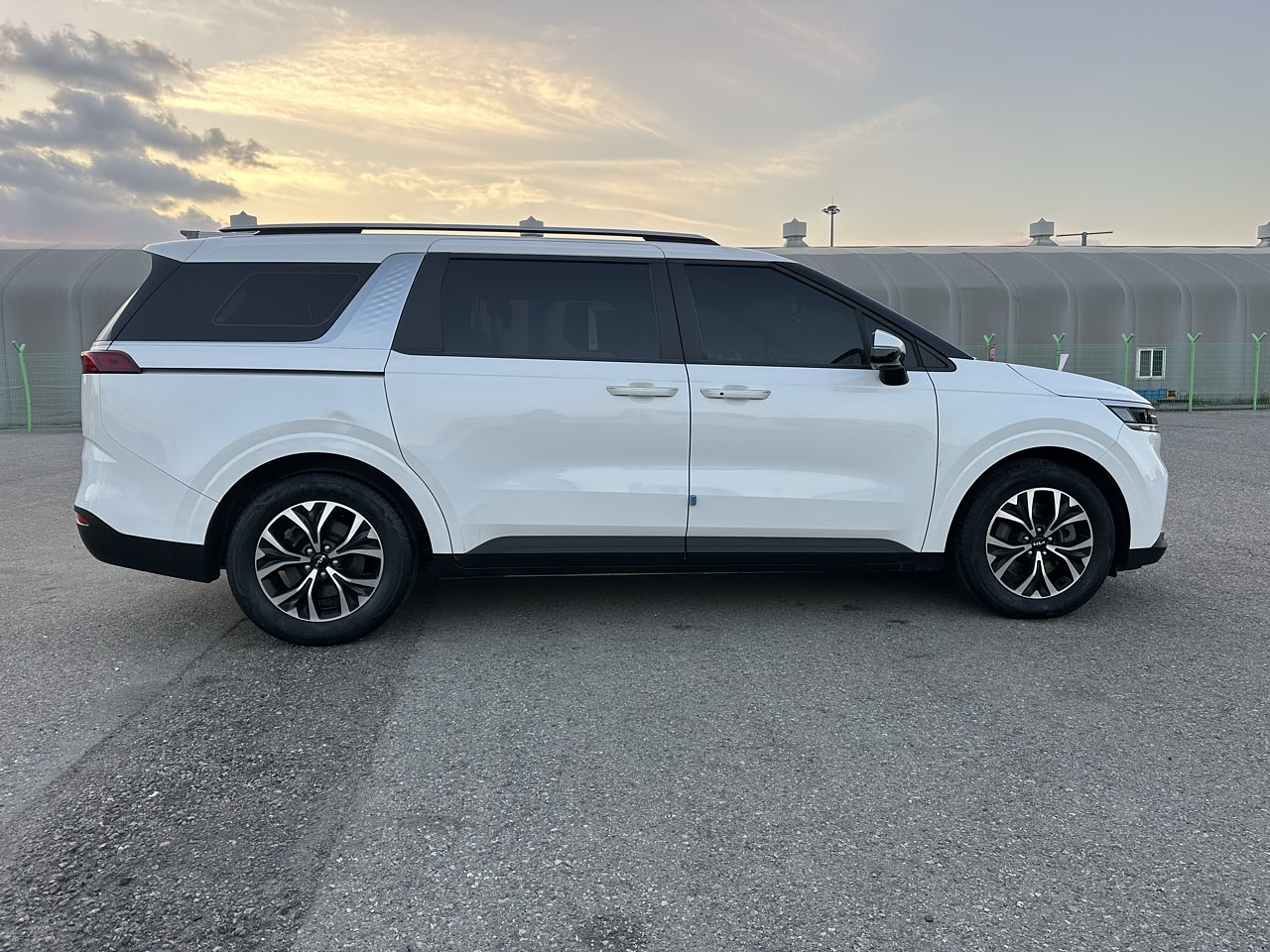 KIA CARNIVAL 2023 / 9PASAJEROS / CÁMARA R / DIESEL 2.2 / 2WD 7