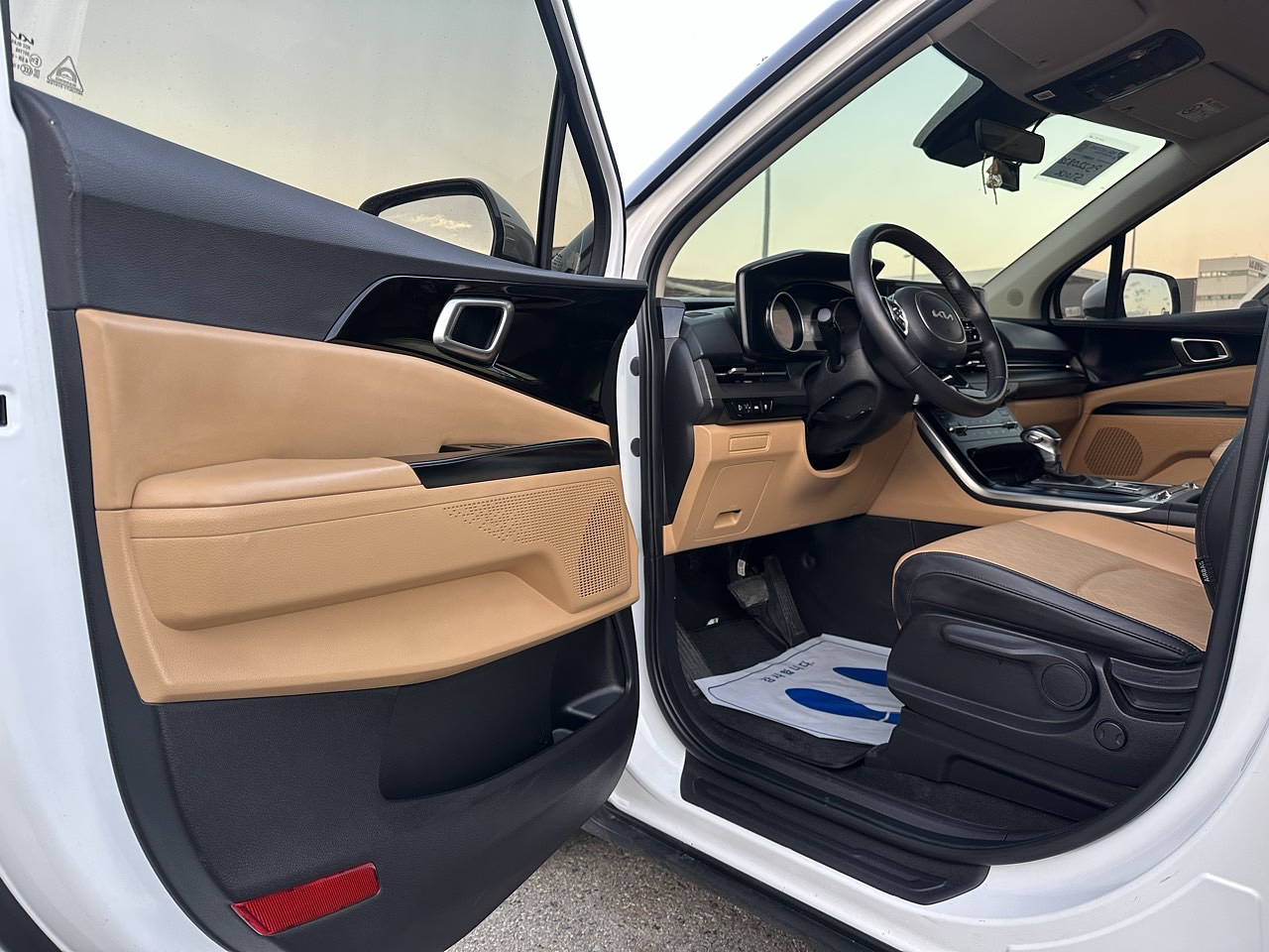 KIA CARNIVAL 2023 / 9PASAJEROS / CÁMARA R / DIESEL 2.2 / 2WD 9