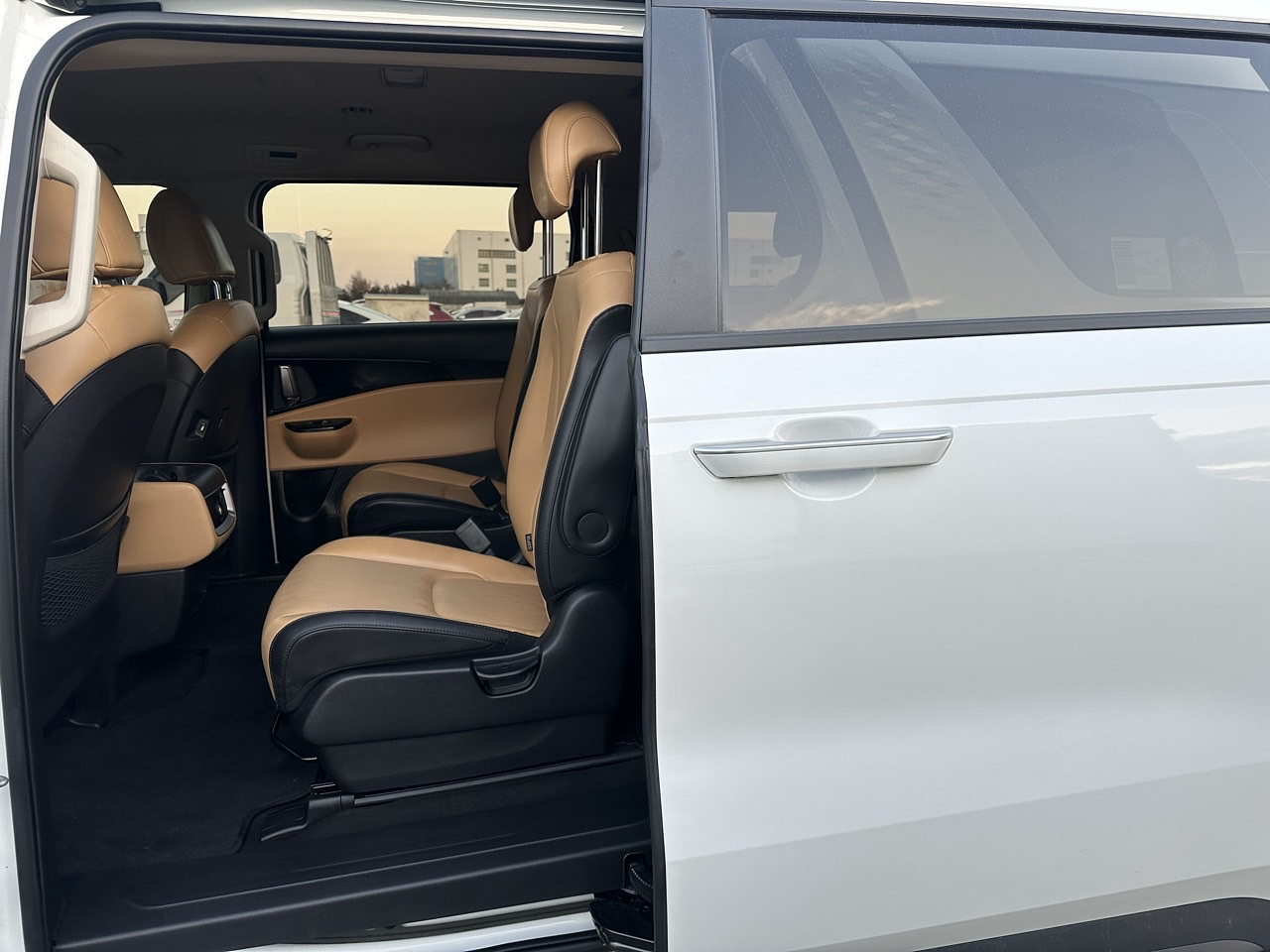 KIA CARNIVAL 2023 / 9PASAJEROS / CÁMARA R / DIESEL 2.2 / 2WD 19