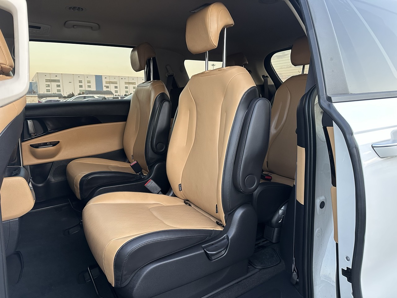 KIA CARNIVAL 2023 / 9PASAJEROS / CÁMARA R / DIESEL 2.2 / 2WD 20