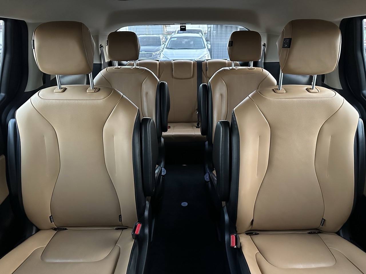 KIA CARNIVAL 2023 / 9PASAJEROS / CÁMARA R / DIESEL 2.2 / 2WD 24