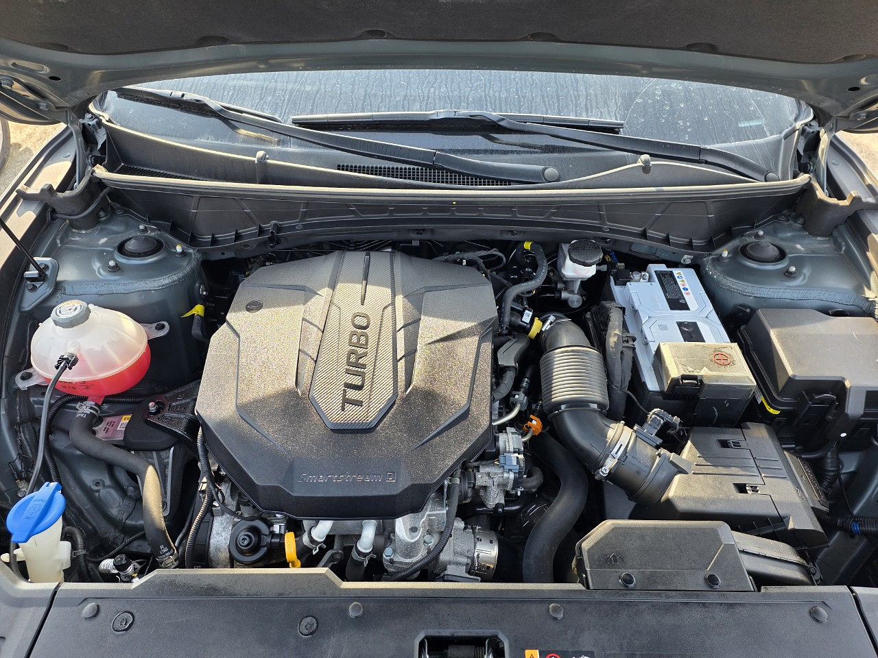  HYUNDAI TUCSON 2022 / AUTOMÁTICA  / DIESEL 2.0 / 2WD / PANTALLA 28