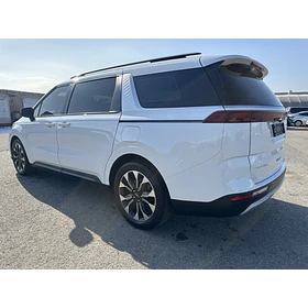 KIA Carnival — foto 4 de 16
