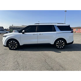 KIA Carnival — foto 8 de 16