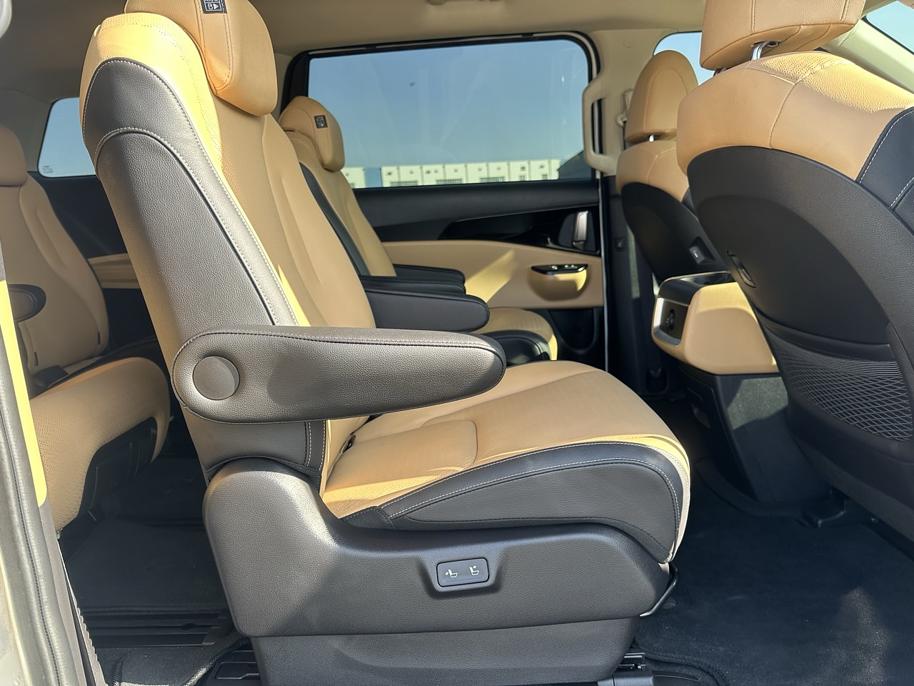 KIA CARNIVAL 2022 / 9PASAJEROS / CÁMARA R / DIESEL / SMART KEY  25