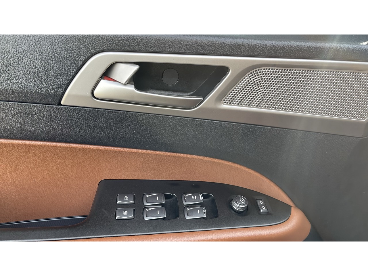 SSANG YONG REXTON SPORTS 2019 / 4WD / DIESEL / SMART KEY 10