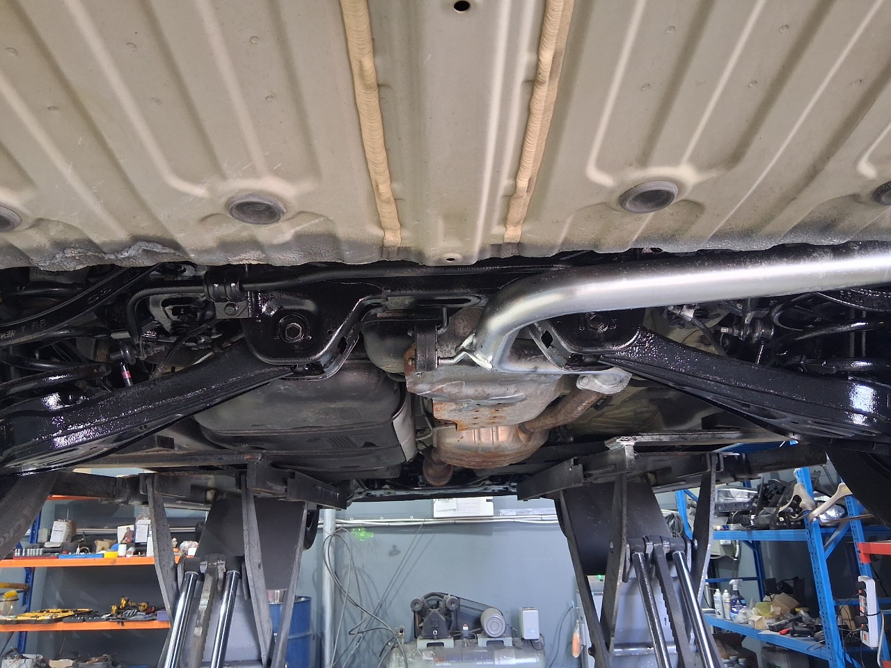 KIA CARNIVAL 2019 / 6PASAJEROS / DIESEL / CAMARA R 36