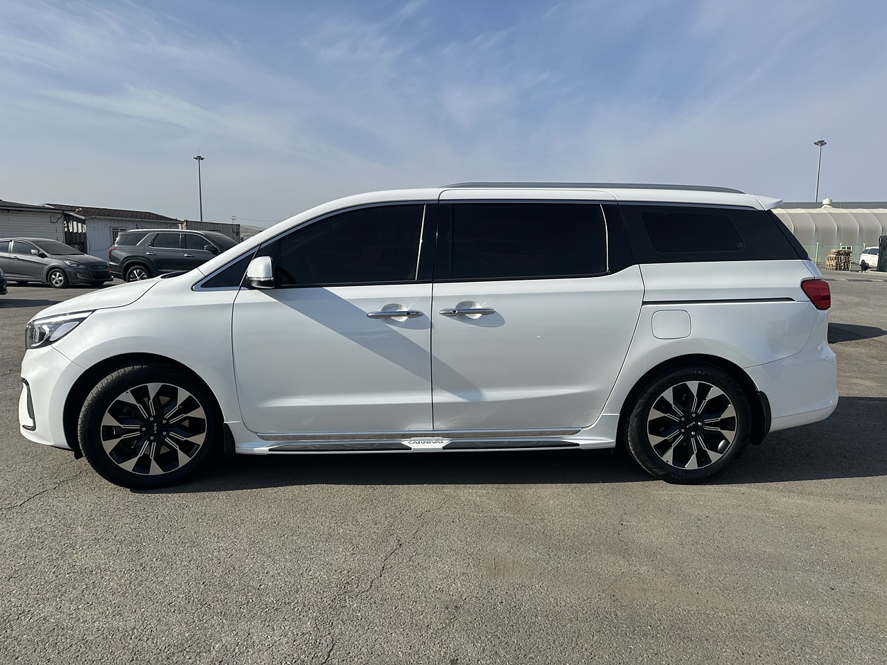 KIA CARNIVAL 2019 / 6PASAJEROS / DIESEL / CAMARA R 10