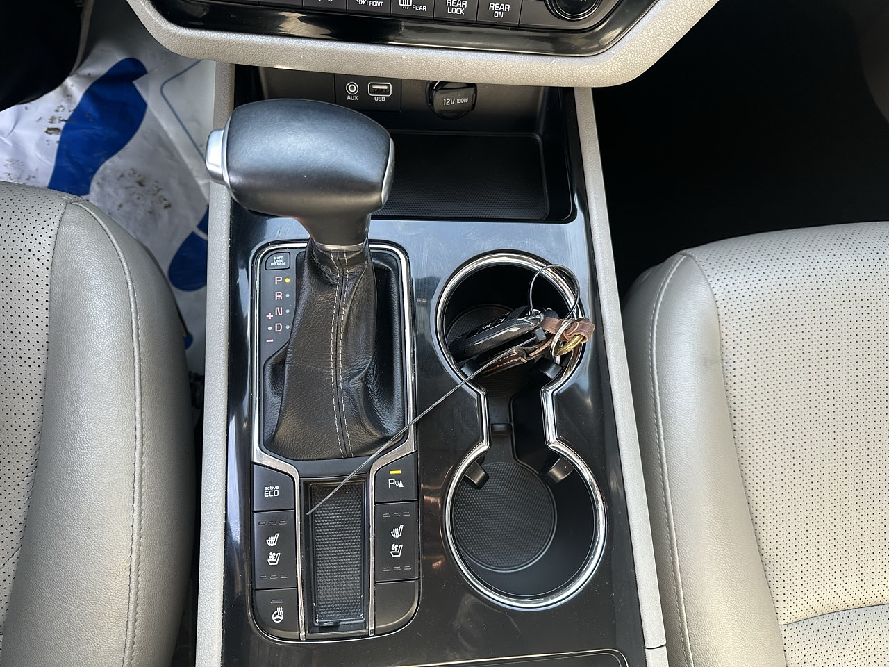 KIA CARNIVAL 2019 / 6PASAJEROS / DIESEL / CAMARA R 22