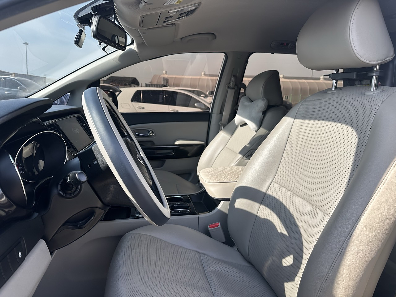 KIA CARNIVAL 2019 / 6PASAJEROS / DIESEL / CAMARA R 17