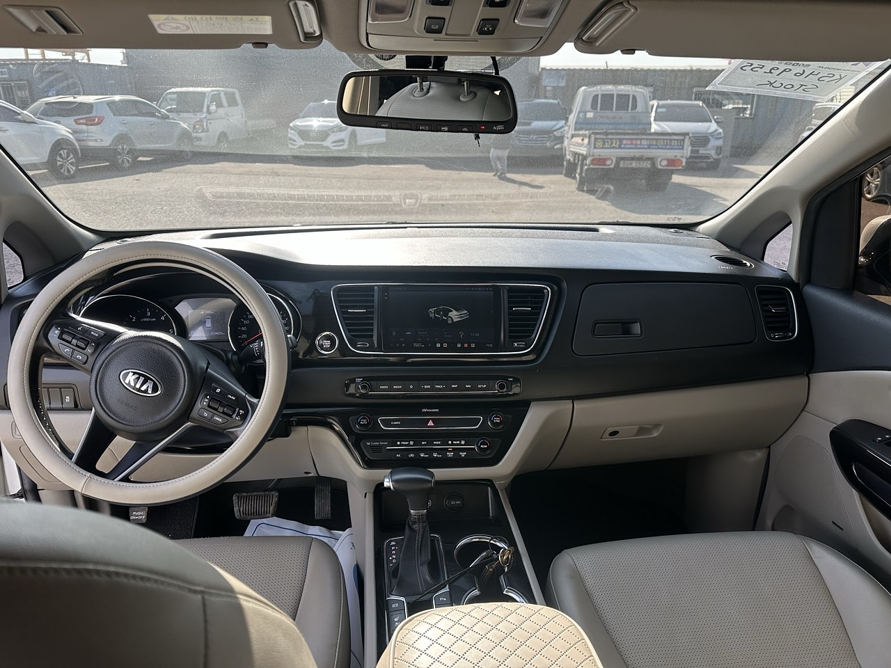 KIA CARNIVAL 2019 / 6PASAJEROS / DIESEL / CAMARA R 18