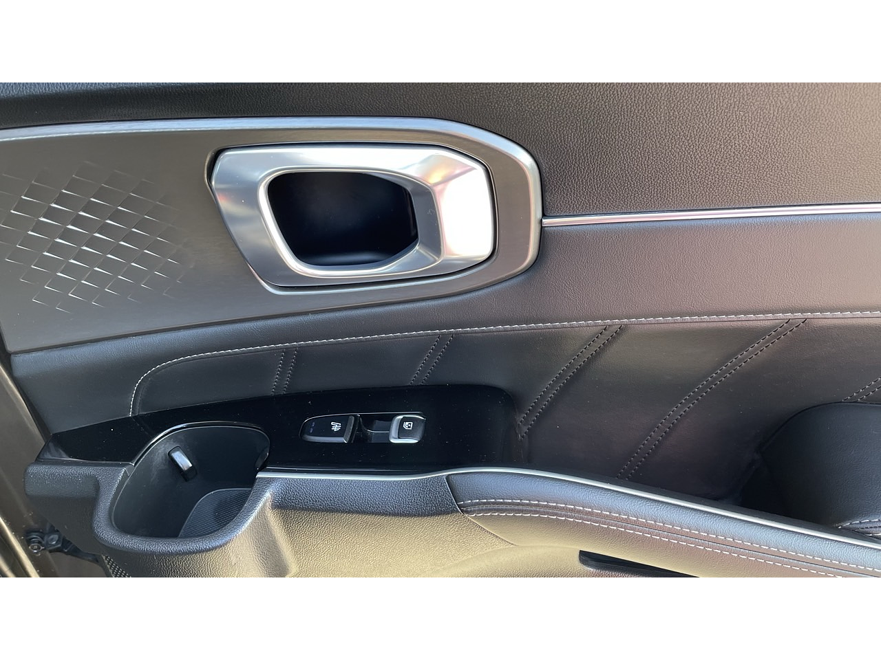 KIA SORENTO 2021 / 7 PASAJEROS / 2WD / DIESEL 2.2 / CAMARA R  25